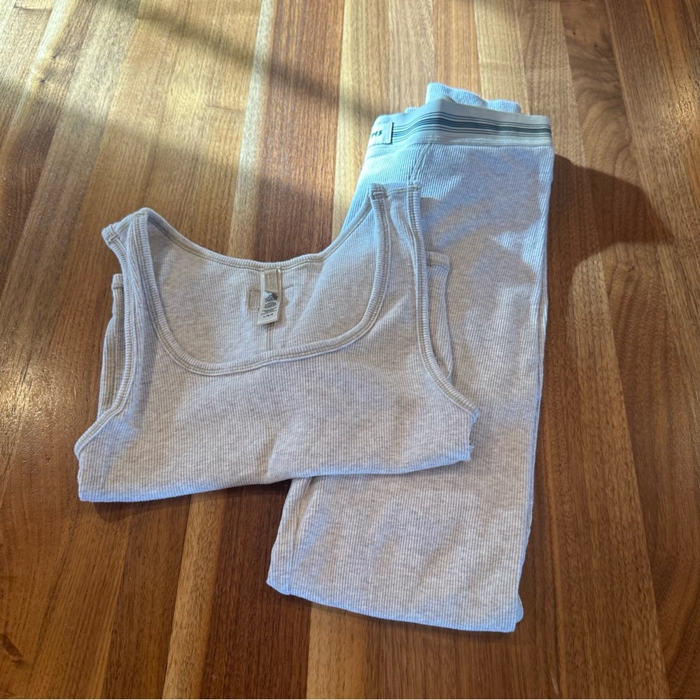NWOT SKIMS Logo Legging and Tank